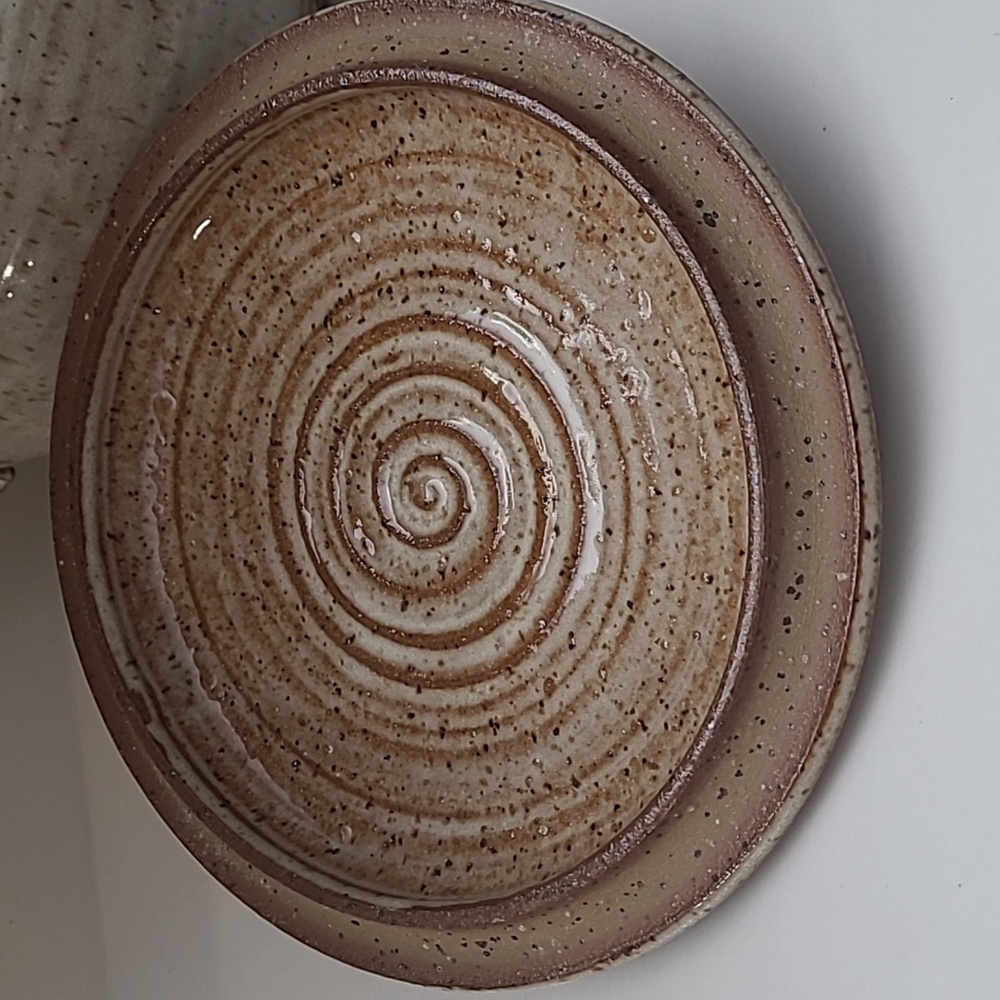 Vintage John Coiner Bean Pot - Picture 9 of 11